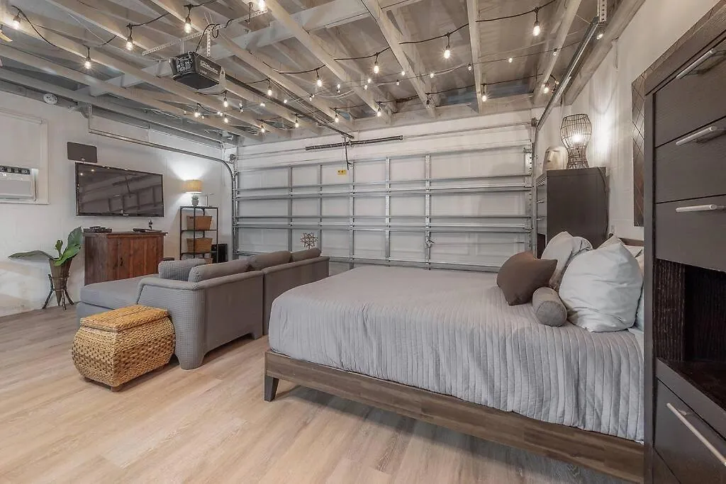 Ultimate Man Cave Garage Studio Minutes To Whatever You Do Tampa